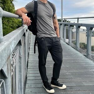 Men’s Outlier Charcoal Futuredarts Pants